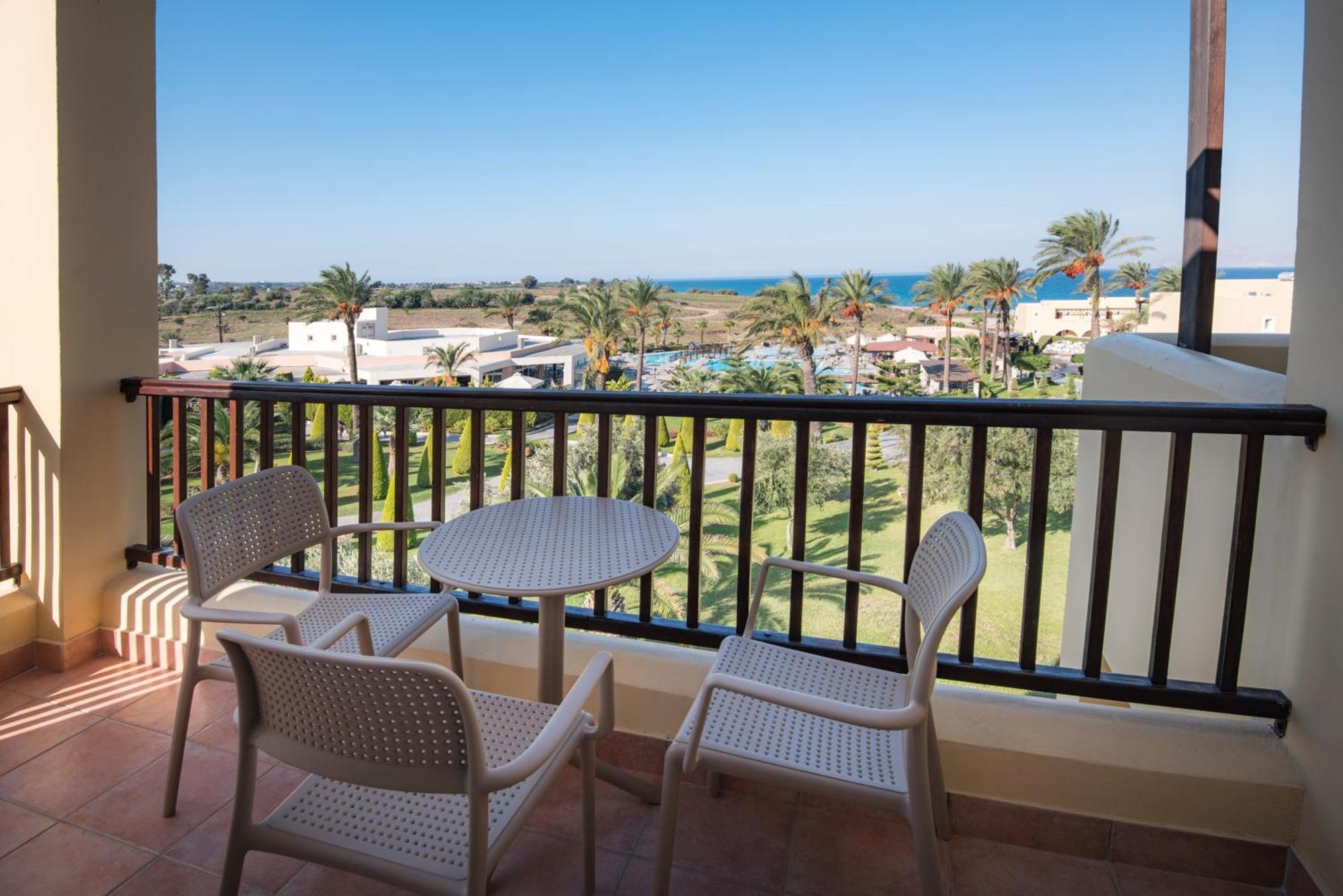 Horizon Beach Resort Мастіхарі Номер фото