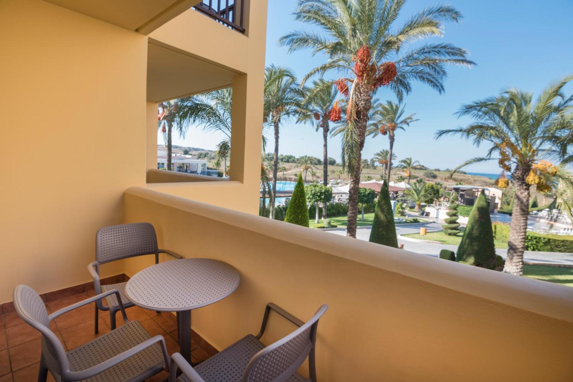 Horizon Beach Resort Мастіхарі Номер фото